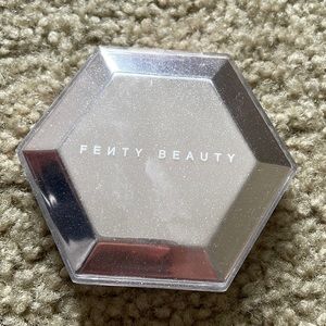 Fenty beauty diamond bomb